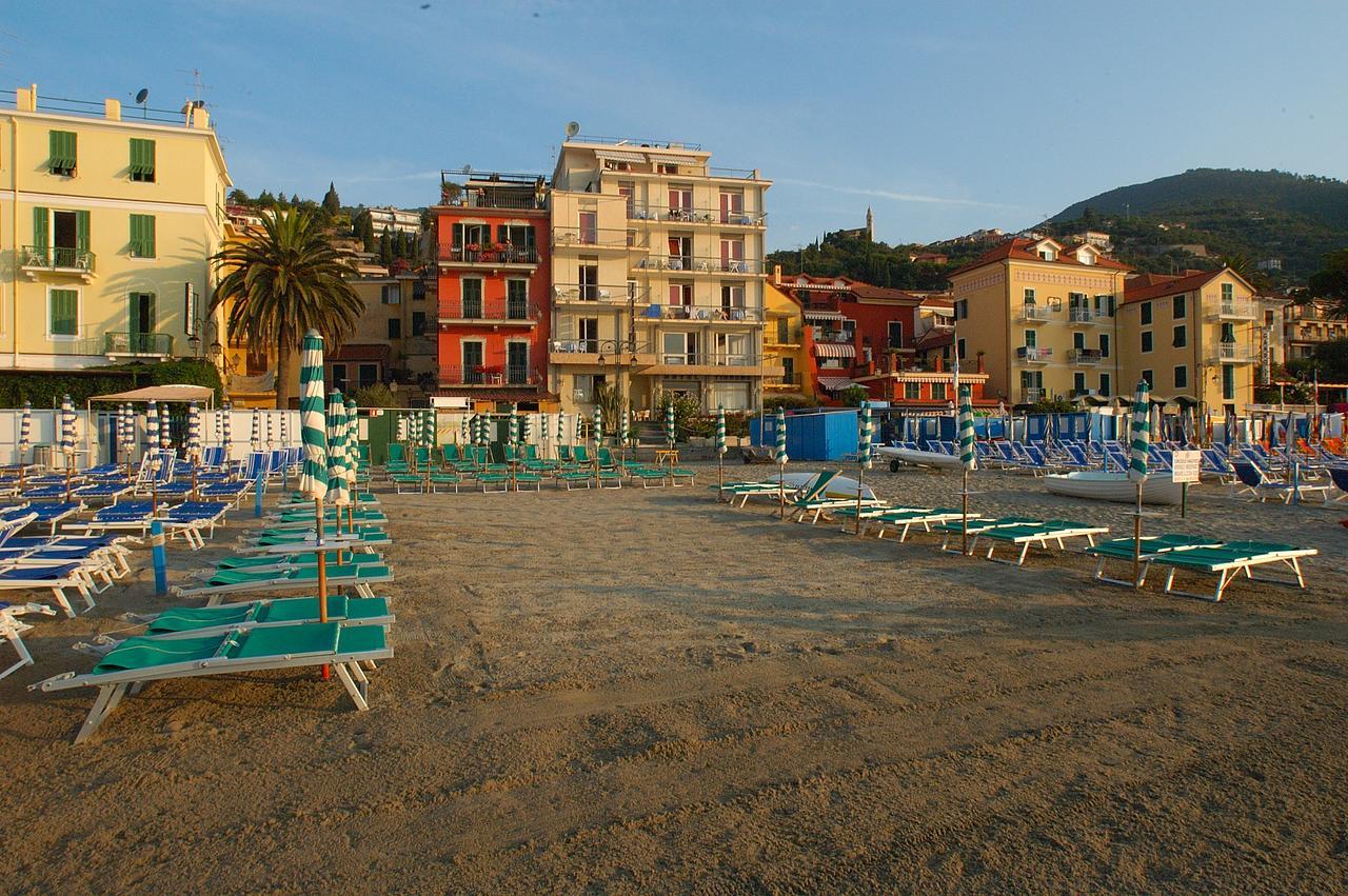 Hotel Tirreno Alassio Extérieur photo